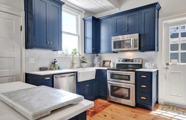 16_custom_kitchen.jpg