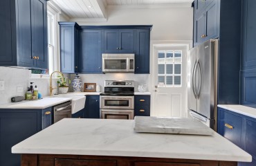 18_custom_kitchen.jpg