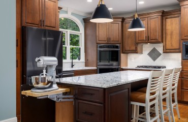 250_Trace_Ridge_Rd_-_Kitchen_-_SouthFace_Renovations-16.jpg