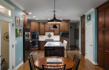 250_Trace_Ridge_Rd_-_Kitchen_-_SouthFace_Renovations-6.jpg