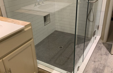 shower_glass_installed_1.JPG