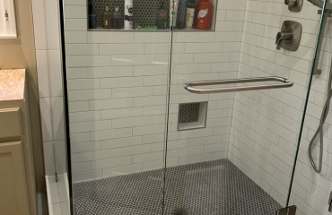 shower_glass_installed_5.JPG