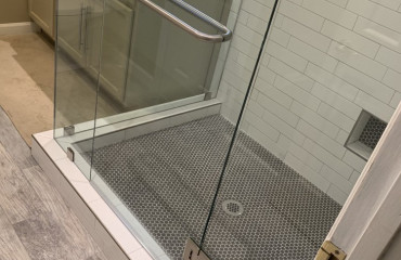 shower_glass_installed_7.JPG