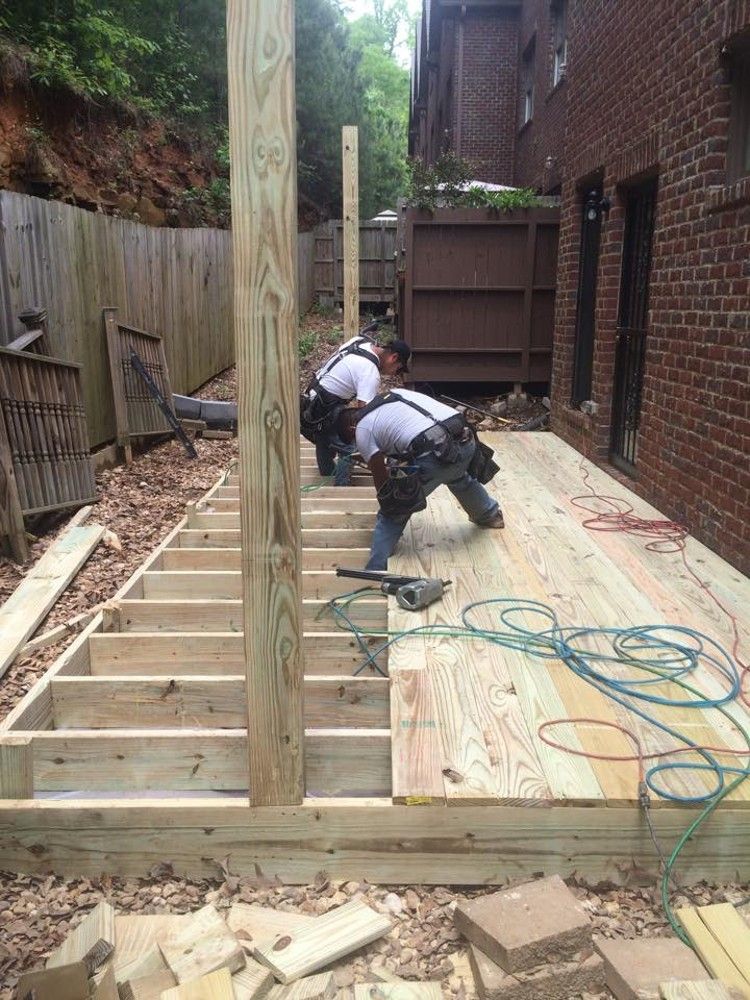 Deck with a clear corrugated roof system – photo 3