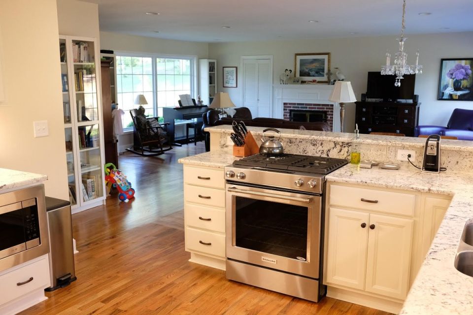House Interior Painted and Remodeled – photo 3