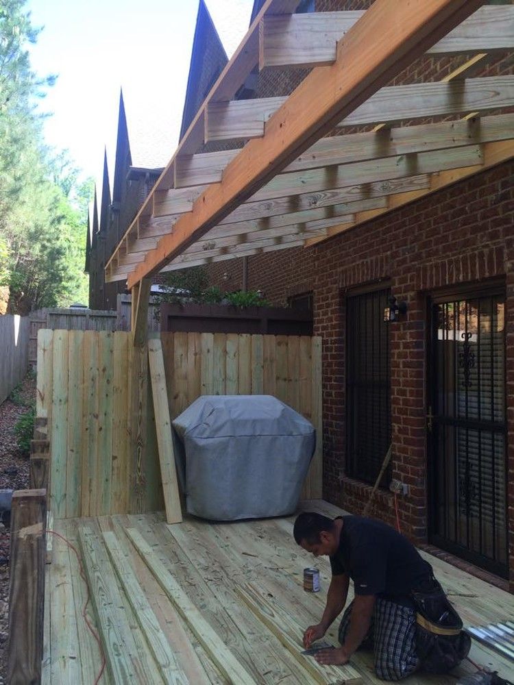 Deck with a clear corrugated roof system – photo 8
