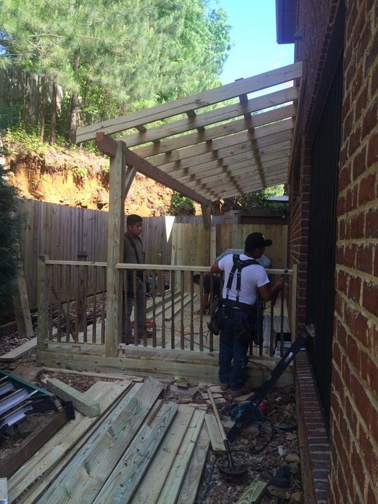 Deck with a clear corrugated roof system – photo 9