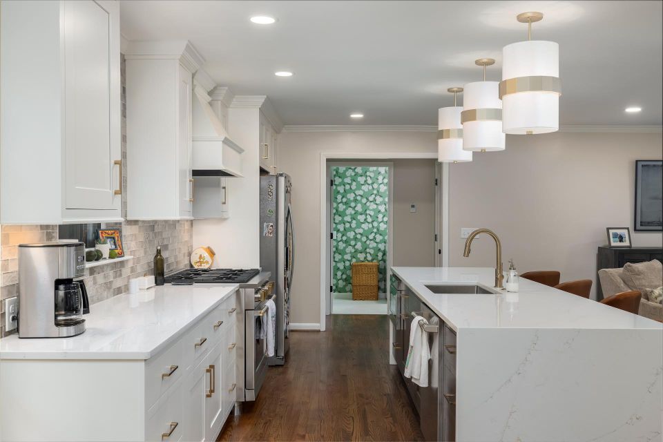 Master suite, laundry room addition and living room, kitchen remodel – photo 6