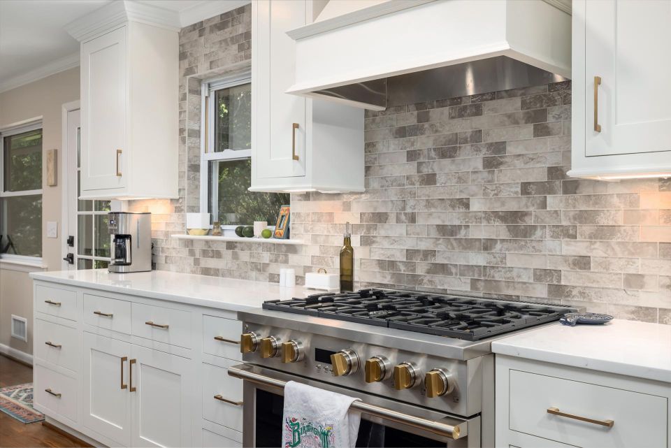 Master suite, laundry room addition and living room, kitchen remodel – photo 9