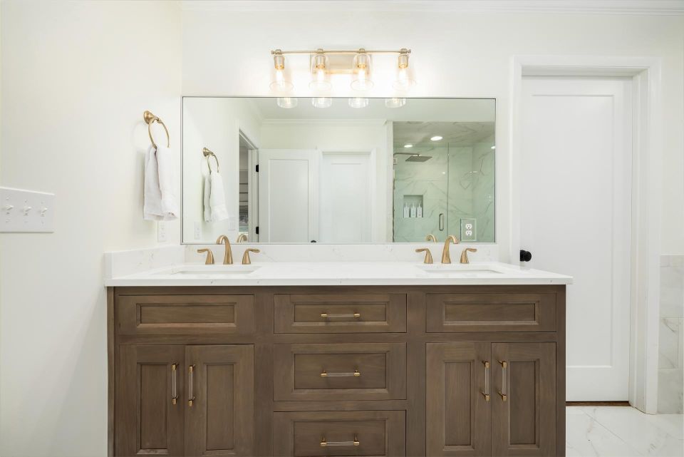 Master suite, laundry room addition and living room, kitchen remodel – photo 17
