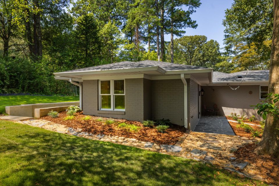 Master suite, laundry room addition and living room, kitchen remodel – photo 21