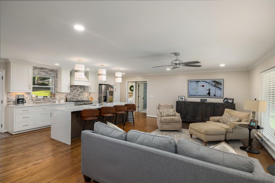 Master suite, laundry room addition and living room, kitchen remodel – photo 22