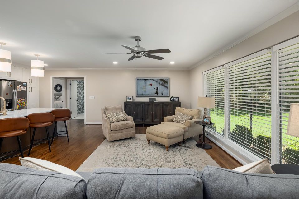 Master suite, laundry room addition and living room, kitchen remodel – photo 23