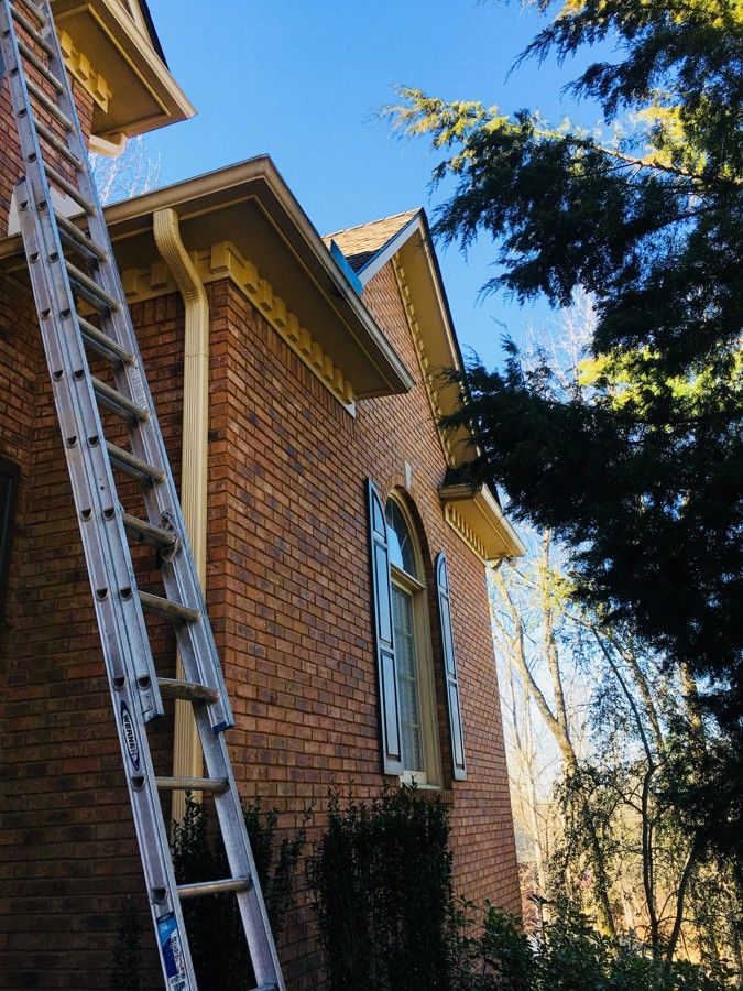 House trim repaired and painted in Birmingham, AL – photo 4