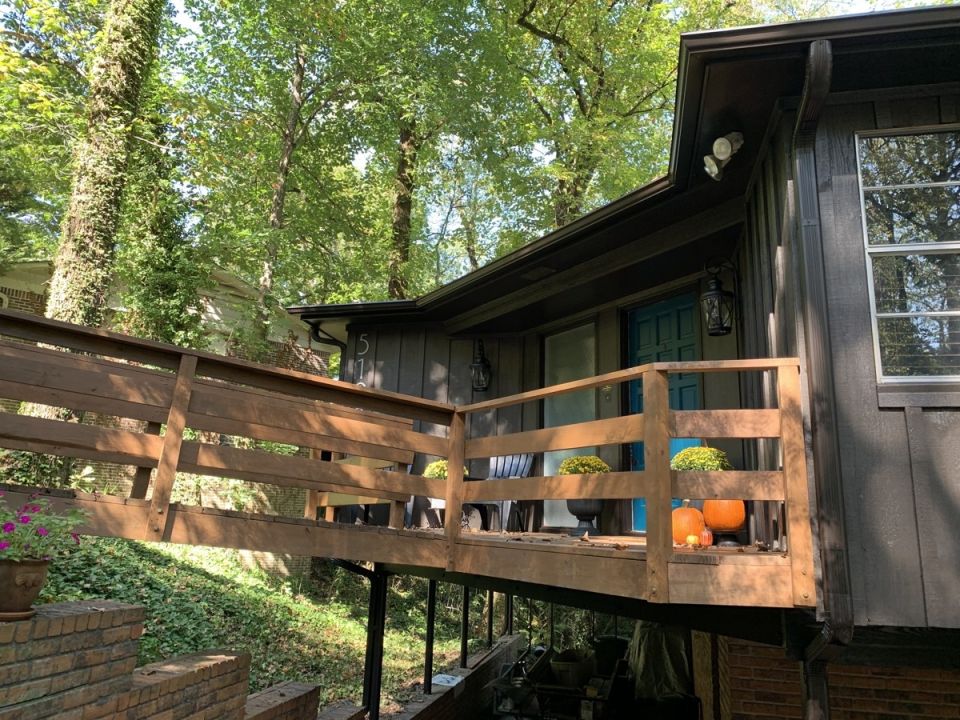 Deck, Rails in Mountain Brook, AL – photo 3