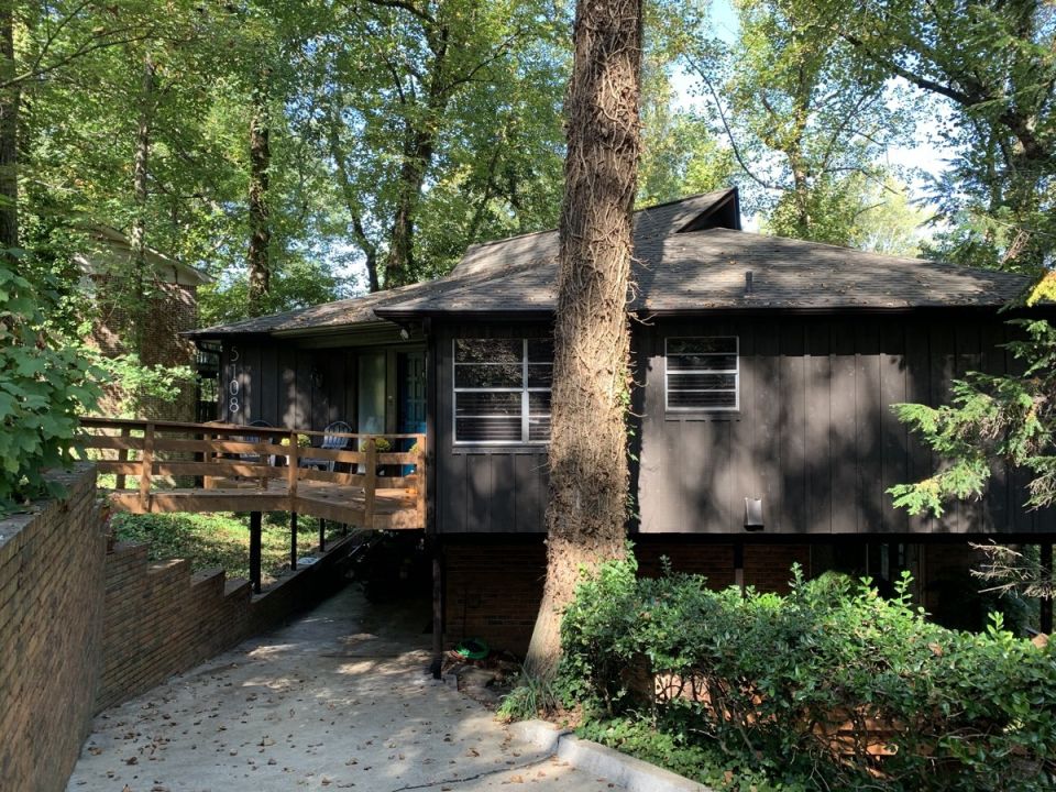 Deck, Rails in Mountain Brook, AL – photo 4