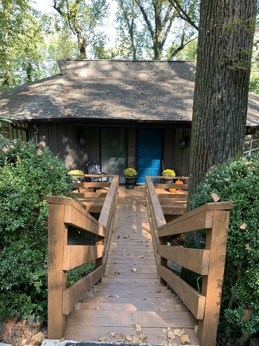 Deck, Rails in Mountain Brook, AL – photo 5