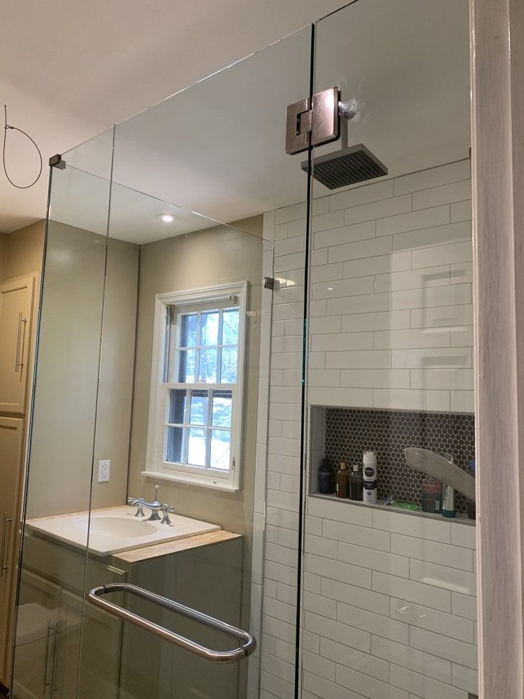 Big Glass Shower Installed – photo 9